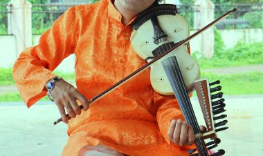 Pt.Naviin Gandharv ,  the ‘’Real Gandharv’’ who made the instruments speak